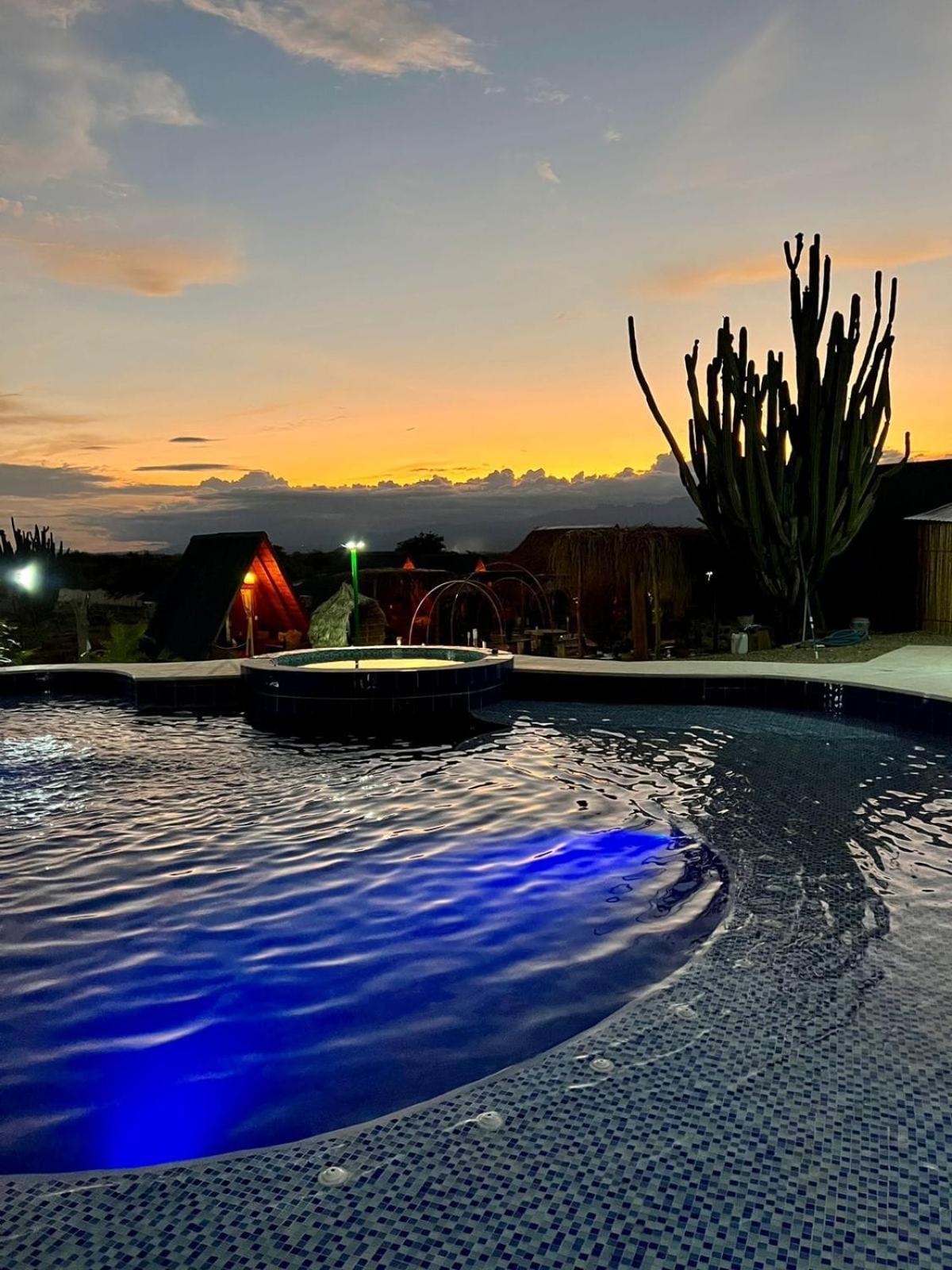 Hotel Luna Azul Tatacoa วิลญาเวียคา ภายนอก รูปภาพ