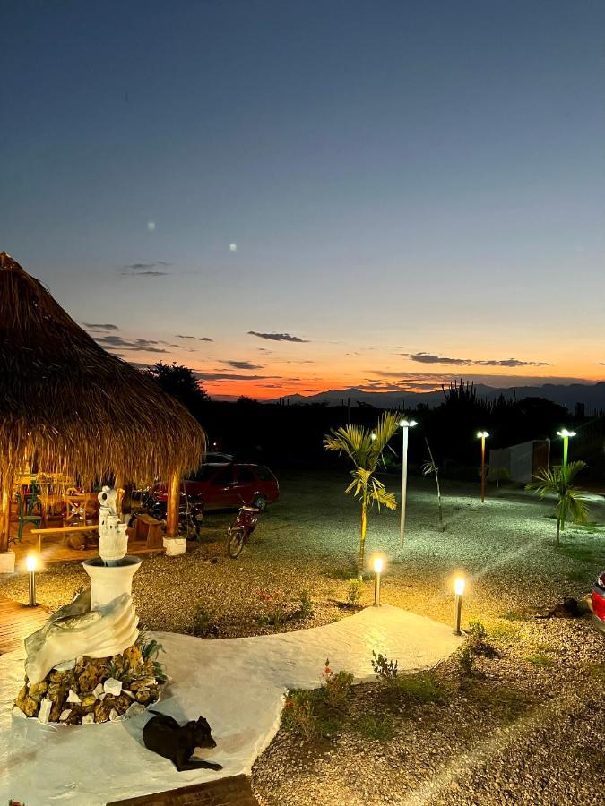Hotel Luna Azul Tatacoa วิลญาเวียคา ภายนอก รูปภาพ